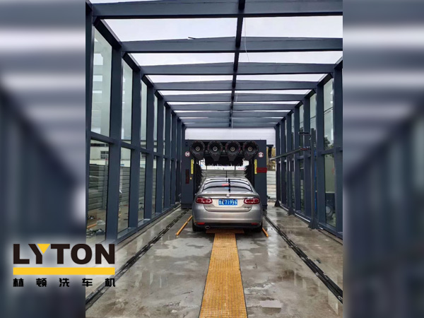 適合場地面積較小,特別是門面房一類的汽車美容店等。該系列洗車機機型已在全國各大中城市普遍使用,得到客戶的一致贊許。