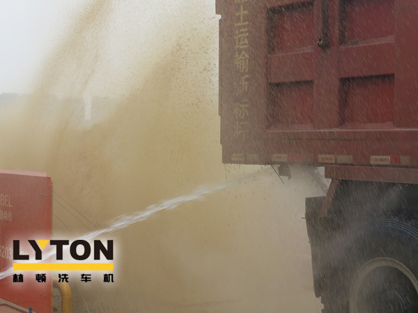 林頓全自動(dòng)洗車機(jī)工程類清洗設(shè)備讓城市更整潔,生活更美好!