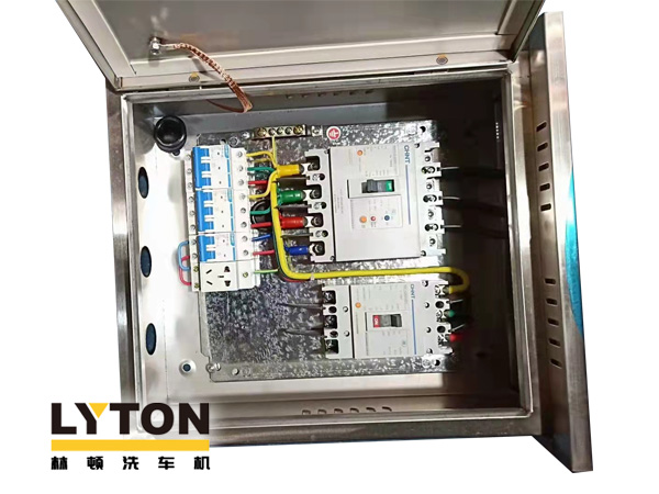 全自動洗車機標(biāo)準(zhǔn)電器箱配置