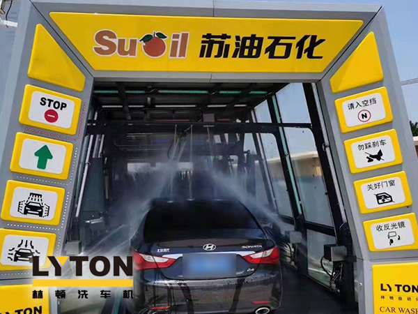 疫情時期,為減少人員接觸,加油站“無接觸”智能全自動洗車機(jī)服務(wù)受車主青咪
