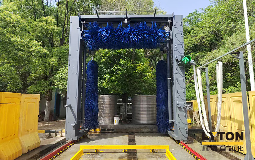 LM-360系列往復式洗車機 廣泛應用于全國各大城市公交系統