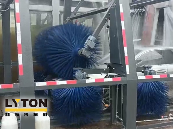 用戶對比,還得林頓FX11全自動洗車機!常州南門石化配置洗車設備記!“品質·交付”只為不負客戶所托!