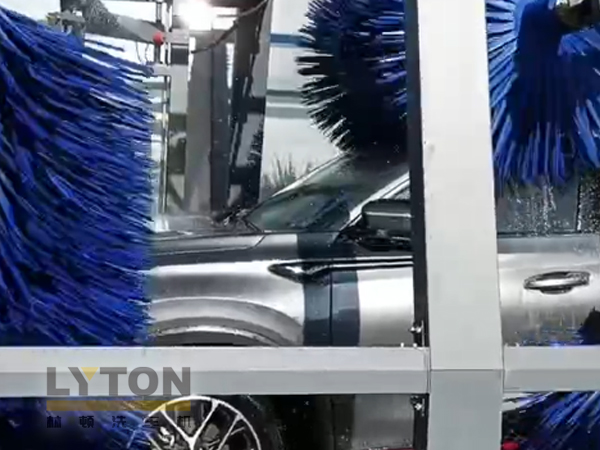 惠眾汽車俱樂部——林頓FX11系列全自動洗車機作業視頻